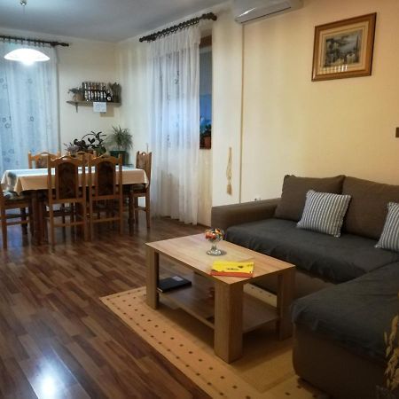 스크라딘 Apartman Rosa 아파트 외부 사진